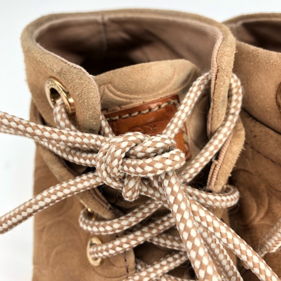 Coach - Picture 4 of 11